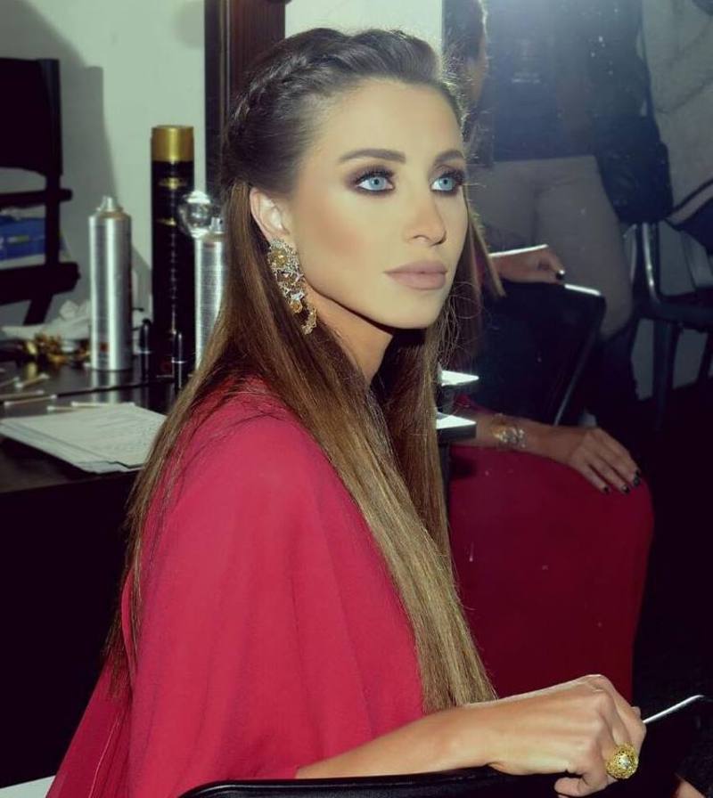 صور أنابيلا هلال تودع برنامج ديو المشاهير بفستان ساحر من إيلي صعب